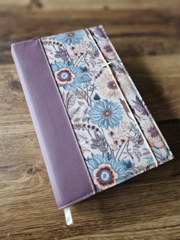 Bijbelhoes Kunstleer met print imitatie borduurwerk Rose beige - Afbeelding 9