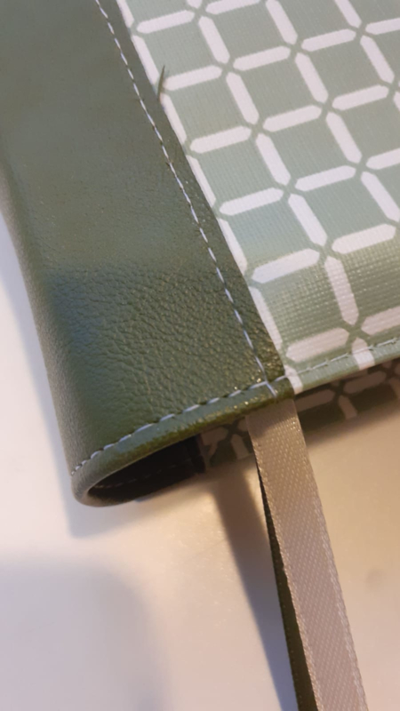 Bijbelhoes Tafelzeil Wafel Oudgroen incl. rug van Kunstleer Olive - Afbeelding 5