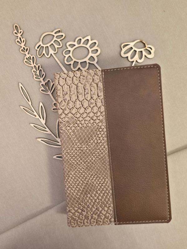 Bijbelhoes Kunstleer Croco Beige icm met Bruin