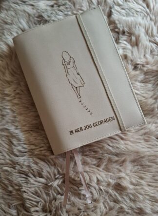 BMU 20,8:Bijbelhoes Vegan Leather Sand incl. gravure