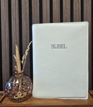 Bijbelhoes leer off white incl. opdruk zilver