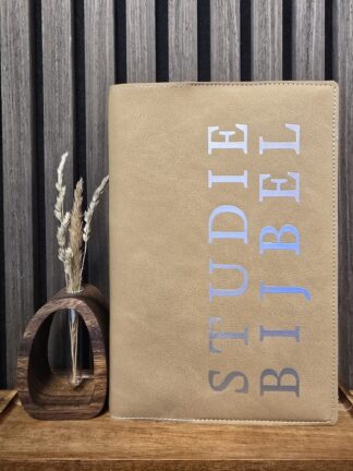 HSV Studie: Bijbelhoes Vegan Leather Vintage Cashmere incl. opdruk